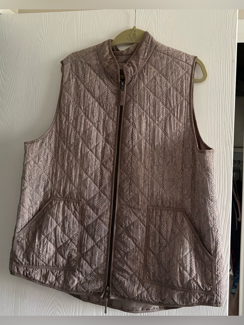 LOGO Quilted Vest with lining Beige XL